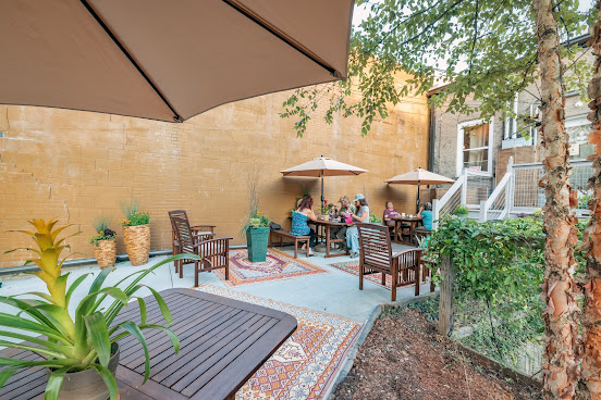 Dobra Tea West by null