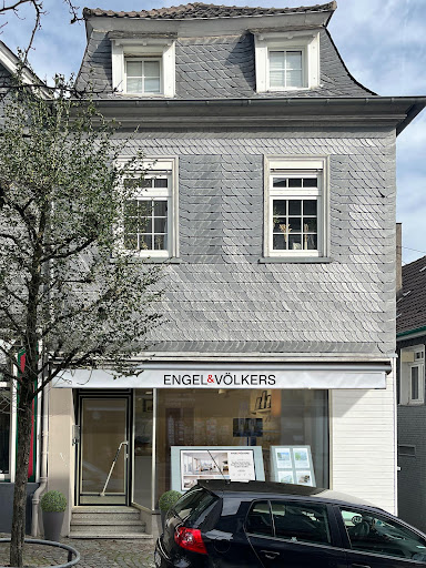 𝗜𝗠𝗠𝗢𝗕𝗜𝗟𝗜𝗘𝗡𝗠𝗔𝗞𝗟𝗘𝗥 𝗠𝗘𝗧𝗧𝗠𝗔𝗡𝗡 - Engel & Völkers Immobilien Mettmann