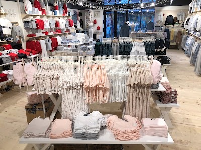 Brandy Melville - Portland