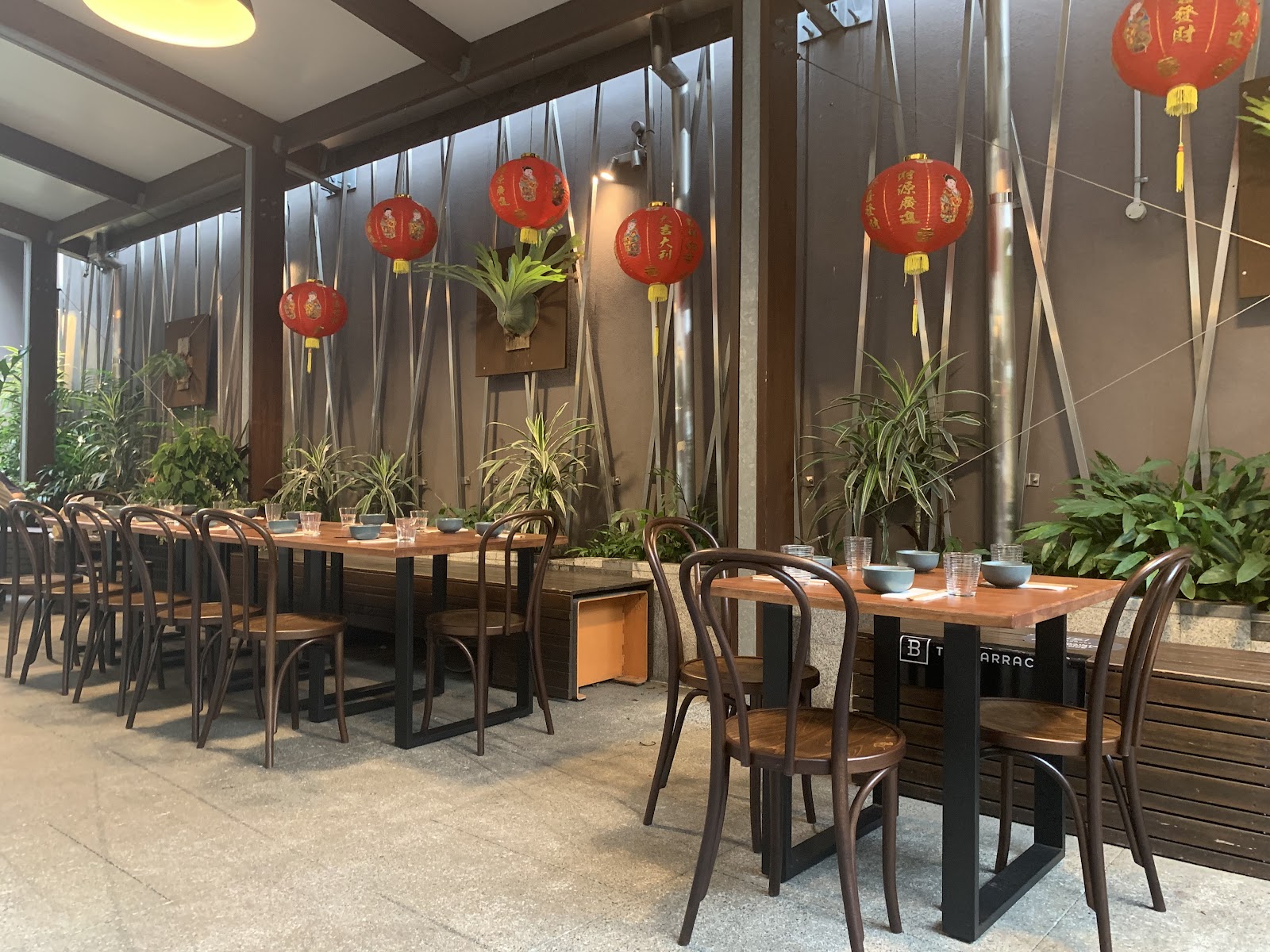 Uncle Wang Restaurant and Bar — photo 1