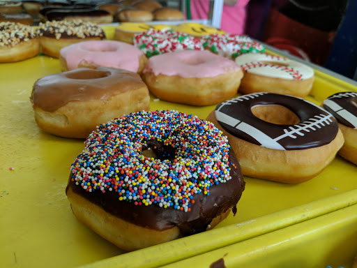 Young Donuts - Visual