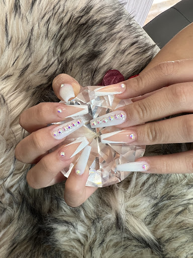 Nails World - Thumbnail