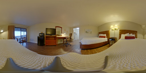 Pilgrim Sands hotel on Long Beach - Thumbnail