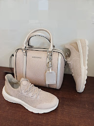 Photo n°13 de Geox à Aubergenville (Magasin de vêtements pour femmes)