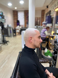 Photo n°13 de ARTS.SD —Coiffure Jeanne D'Arc à Toulouse (Salon de coiffure)