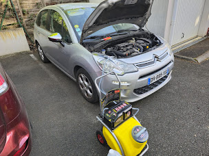 Photo n°6 de Garage FULLCARTEC – Entretiens et réparations automobiles toutes marques à Castres-Gironde (Atelier de réparation automobile)
