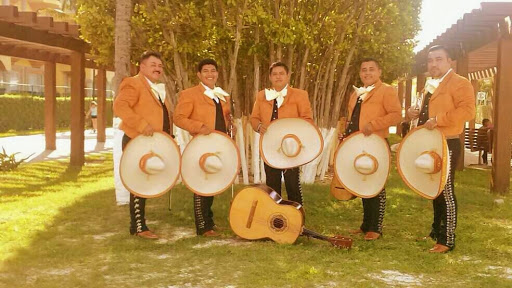 Mariachi en playa del carmen