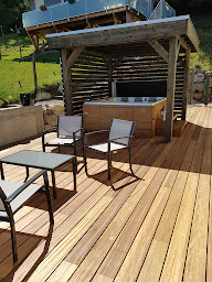 Photo n°4 de Pernollet Paysage - Carré Bleu Piscines à Évian-les-Bains (Magasin de matériel pour piscines)