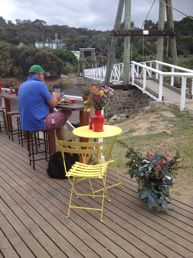 Swingbridge Cafe - Visual