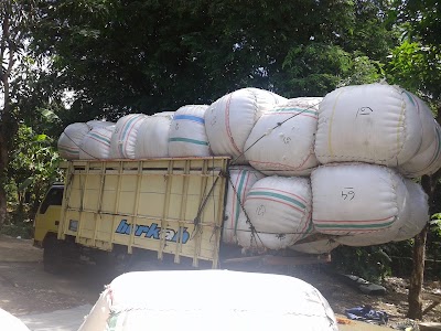 Photos of pabrik kapuk musman dan keluarga