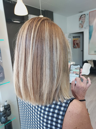 Peluqueria & estetica gen't wuap@ Gallery - Spain