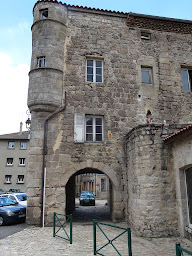 Photo n°30 de Collégiale à Saint-Bonnet-le-Château (Attraction touristique)