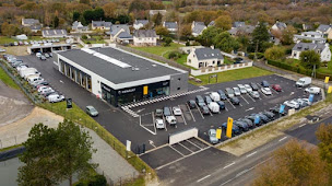 Photo n°3 de Garage Renault Le Dinahet à Pluvigner (Atelier de carrosserie automobile)