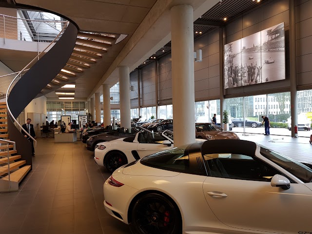 Porsche Centre Dusseldorf