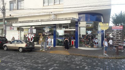 Photos of Farm&aacute;cia Americana