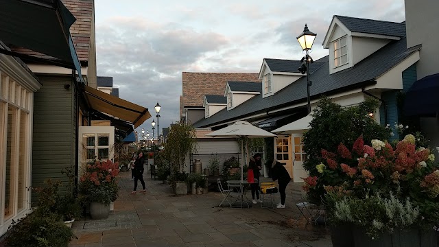 Dsquared2 Outlet Store | Bicester Village