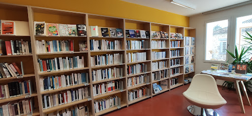Médiathèque grainothèque de Marval