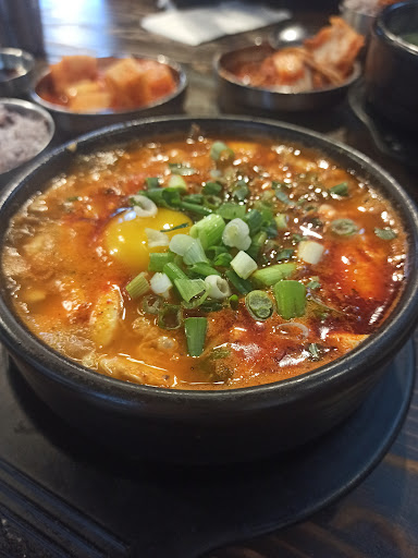 Yi's Traditional Korean Beef Soup Gallery - United States