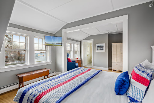 East Wind Inn & Suites - Thumbnail