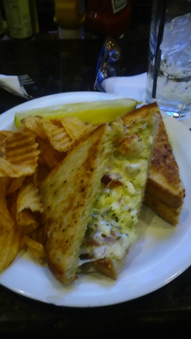 24 Seconds Bar and Grill