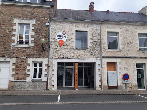 Bibliothèque Les Mots Passant - Thumbnail