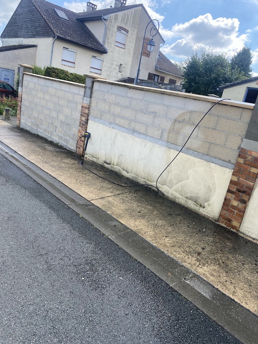 LM couverture - Couvreur Thieux | Réparation Nettoyage Rénovation Dépannage Fuites Toiture Peinture 77 Seine-et-Marne