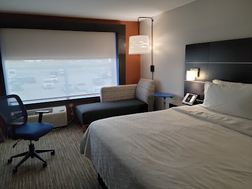 Holiday Inn Express & Suites Bensenville - O'Hare, an IHG Hotel - Thumbnail