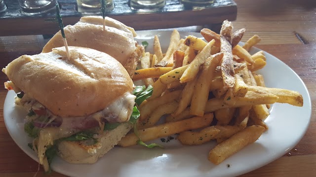 Elliott Bay Public House & Brewery