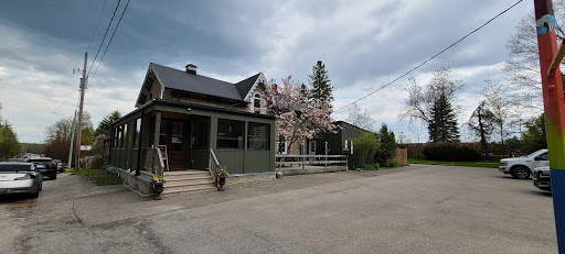 Mono Cliffs Inn - Thumbnail