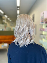 Photo n°16 de Les coiffeurs Marseille à Marseille (Salon de coiffure)