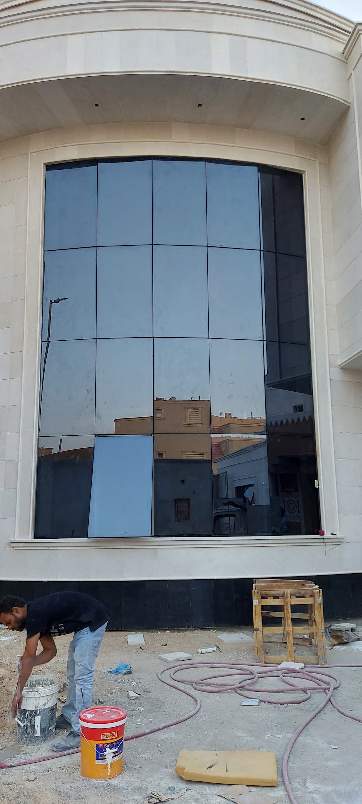 شركة رواد التنفيذ للزجاج pioneers of execution company for glass door coord (مصنع الشايع للزجاج والالمنيوم ) - صورة 5