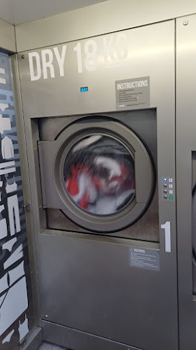 Comments and reviews of 24hr Laundrette