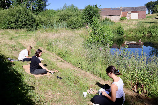 La Maison Des Saules Yoga Et Dessin Sur Alençon Et Le Chevain - Thumbnail