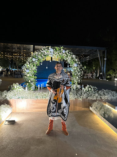 MARIACHI LOS CAPORALES