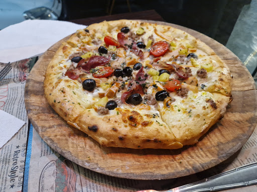 Photo 2 - Rapido Pizza