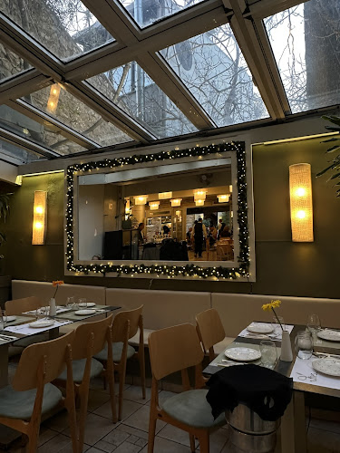 Τάκη 16, Αθήνα 105 54