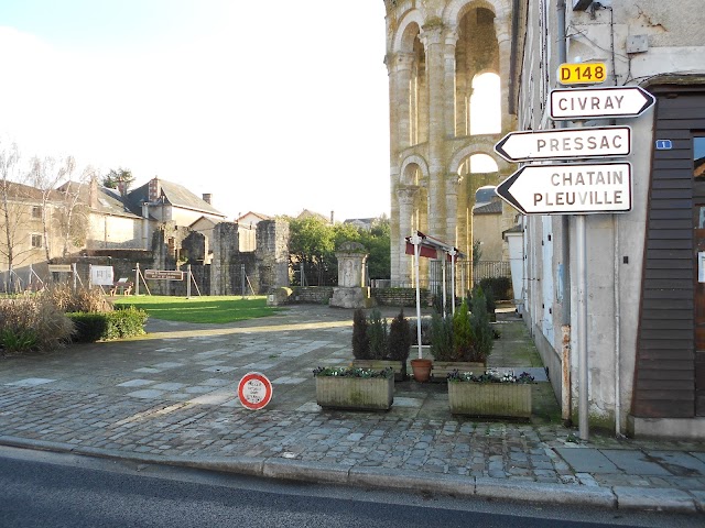 Abbaye Saint-Sauveur de Charroux
