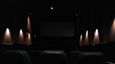 Cobb Grand 10 Cinemas