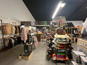 Photo n°2 de Les Pieds dans l’Eau à Jurançon (Magasin de surf)