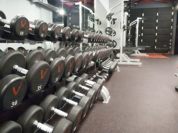 Фитнес 24 7. Спарта фитнес Пермь. Спарта Пермь Белинского 31. Спортзал Айронмен Севастополь пр Победы. Sparta Пермь фитнес.