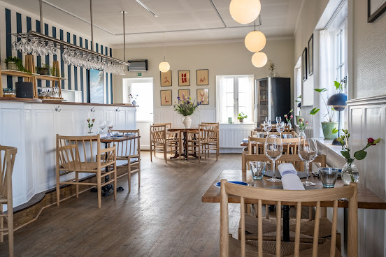 Kellers Badehotel by null