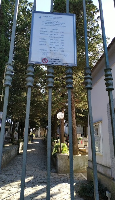 Cimitero Montecalvo Irpino