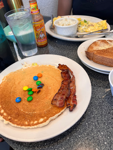 Tory's Cafe - Visual