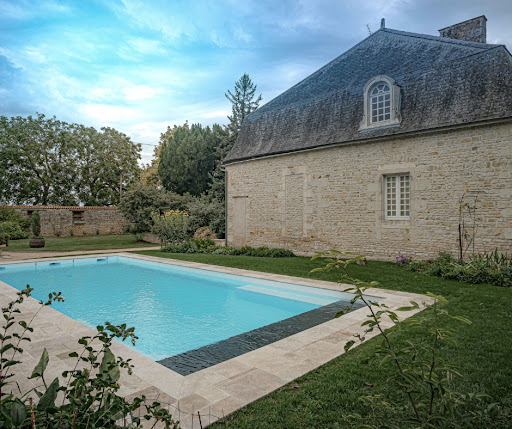 Photo de Waterpro Cognac - Piscines de France - Pisciniste Cognac (16) - Construction de piscine à Saint-Saturnin (16290)