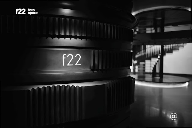 f22 foto space