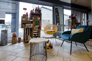 Photo n°5 de Coiffure 1er lieu.cran gevrier à Annecy (Salon de coiffure)