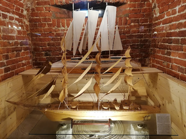 https://www.facebook.com/Muzeum-Modeli-Statk%C3%B3w-Ko%C5%82obrzeg-102669844808031/