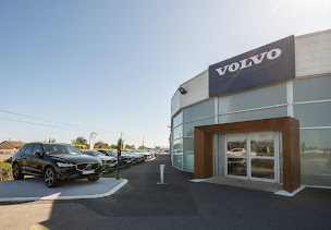 Photo n°1 de Volvo Poitiers Biard Cachet Giraud à Biard (Vendeur de voitures d'occasion)