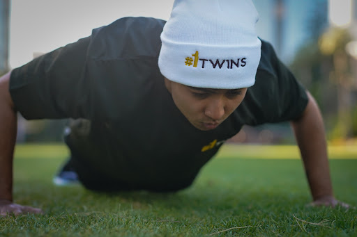 Twins Sports Clothing - Thumbnail