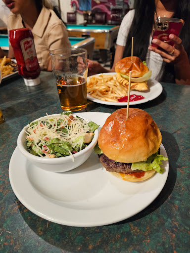 Tracks Pub - Visual